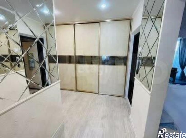 3-комн квартира ул Готвальда, 15,  д. 15