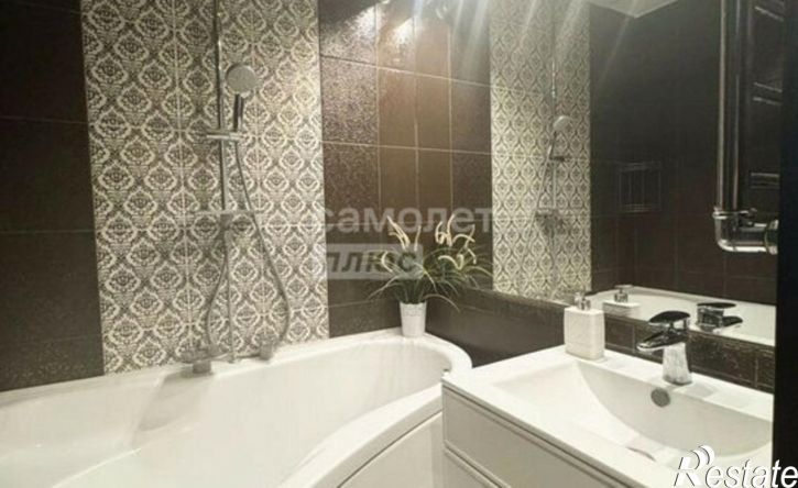 3-комн квартира улица Готвальда, 1,  д. 1