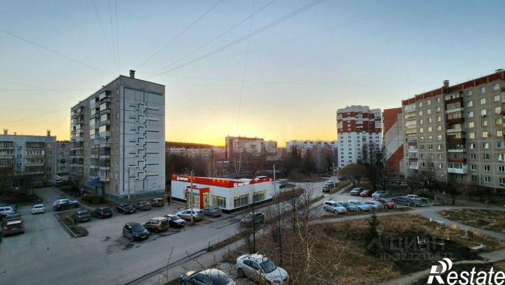 3-комн квартира проспект Октября, 52,  д. 52