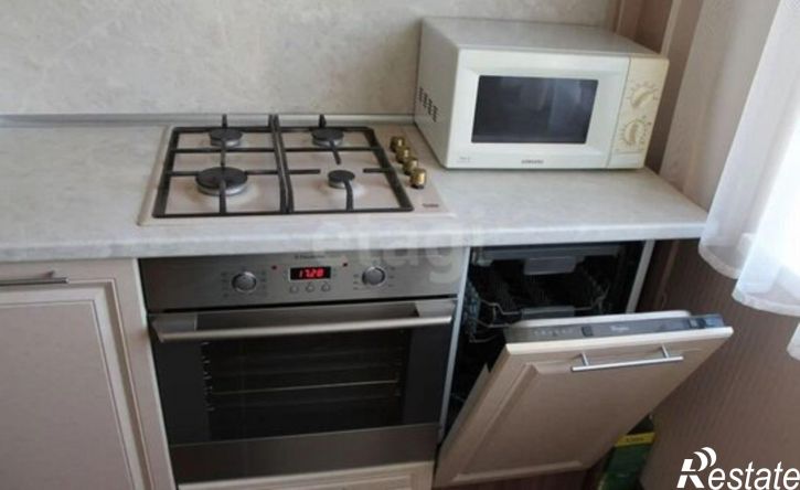 4-комн квартира ул Степана Разина, 8,  д. 8