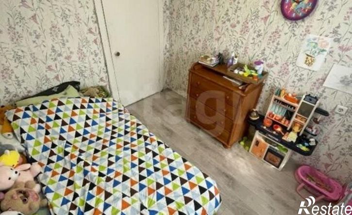 4-комн квартира улица Попова, 3,  д. 3