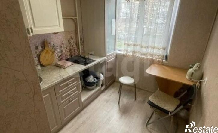 4-комн квартира улица Попова, 3,  д. 3