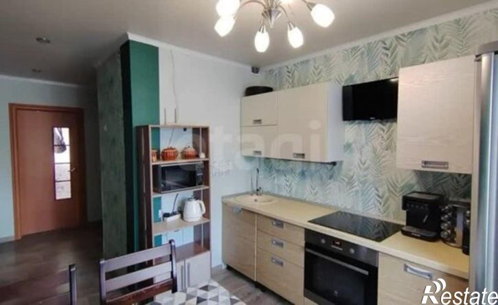 4-комн квартира улица 8 Марта, 128,  д. 128