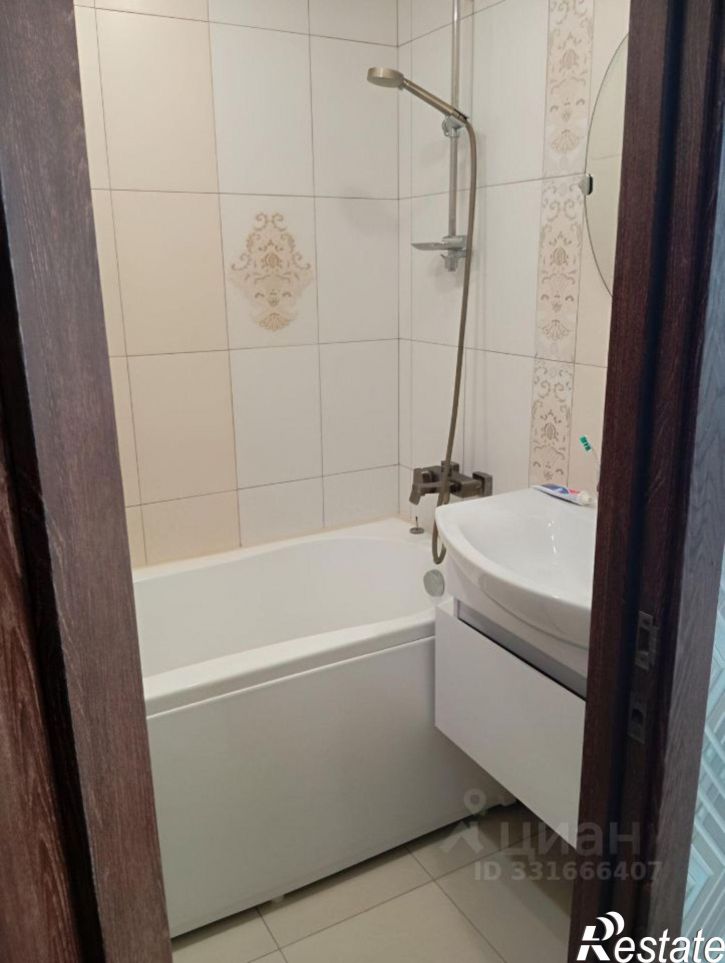 2-комн квартира ул Инструментальщиков, 1,  д. 1