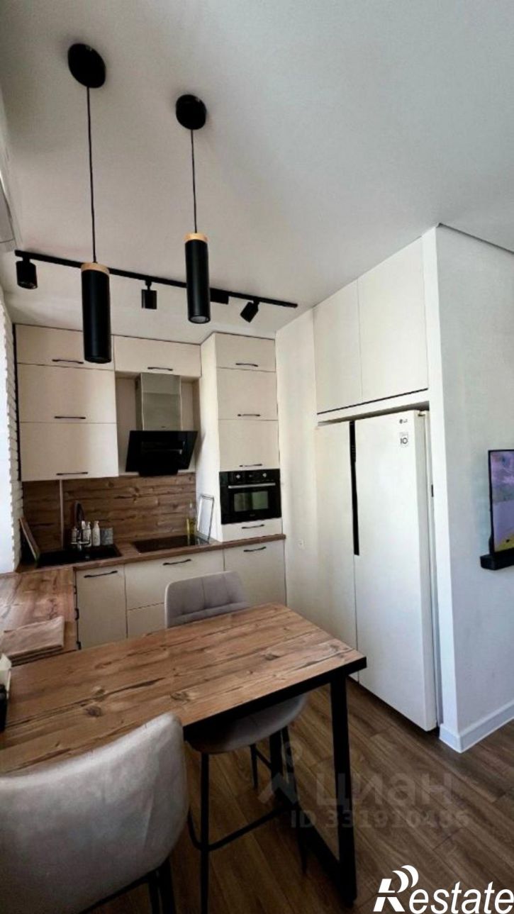 3-комн квартира пр-кт Автозаводцев, 22,  д. 22