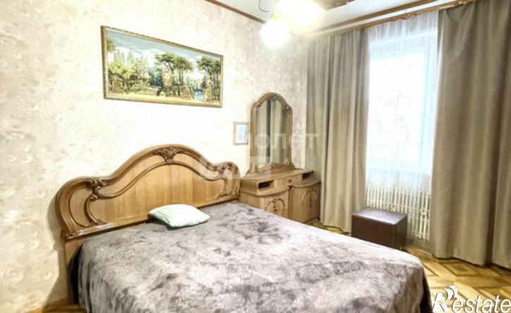 4-комн квартира пр-кт Макеева, 42,  д. 42