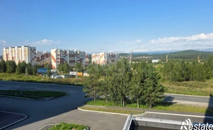 4-комн квартира проспект Макеева, 84
