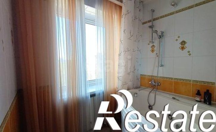 4-комн квартира проспект Октября, 12А,  д. 12А